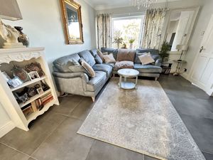 Lounge- click for photo gallery